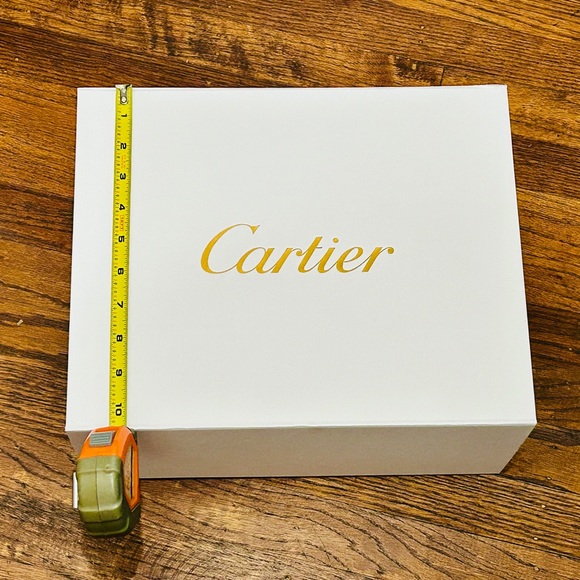 Large Cartier gift cardboard box just received - fresh as new - Picture 2 of 5